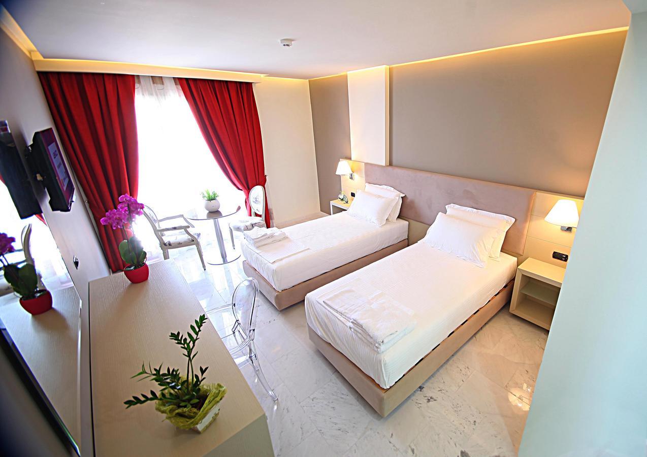 Palace 4* Влёра