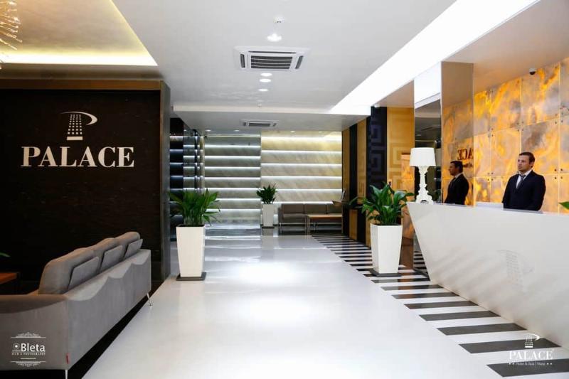 酒店 Palace