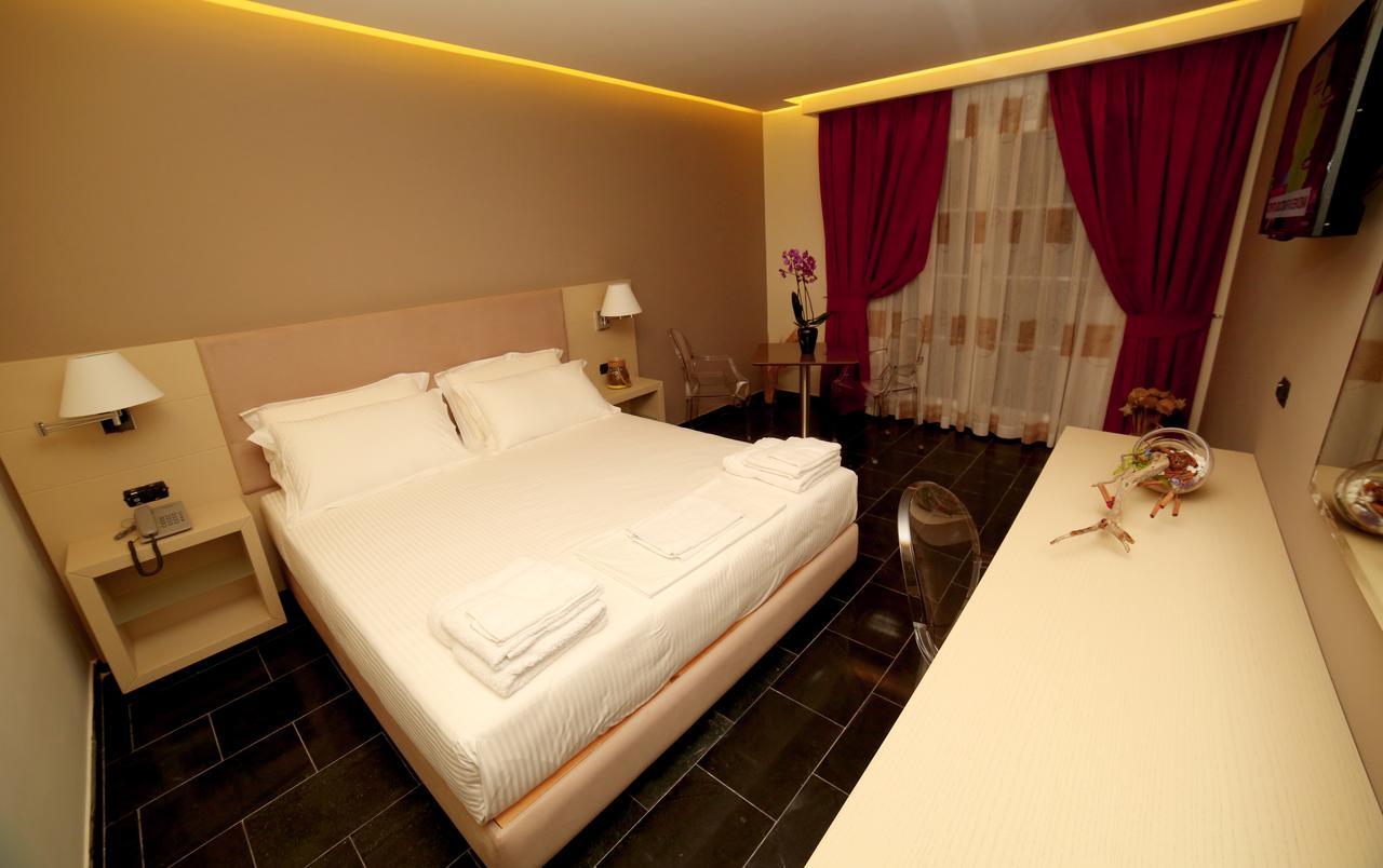 Palace 4*